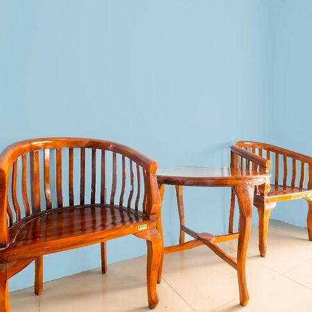 Reddoorz Syariah At Jl Pangeran Hidayatullah Cianjur Otel Dış mekan fotoğraf