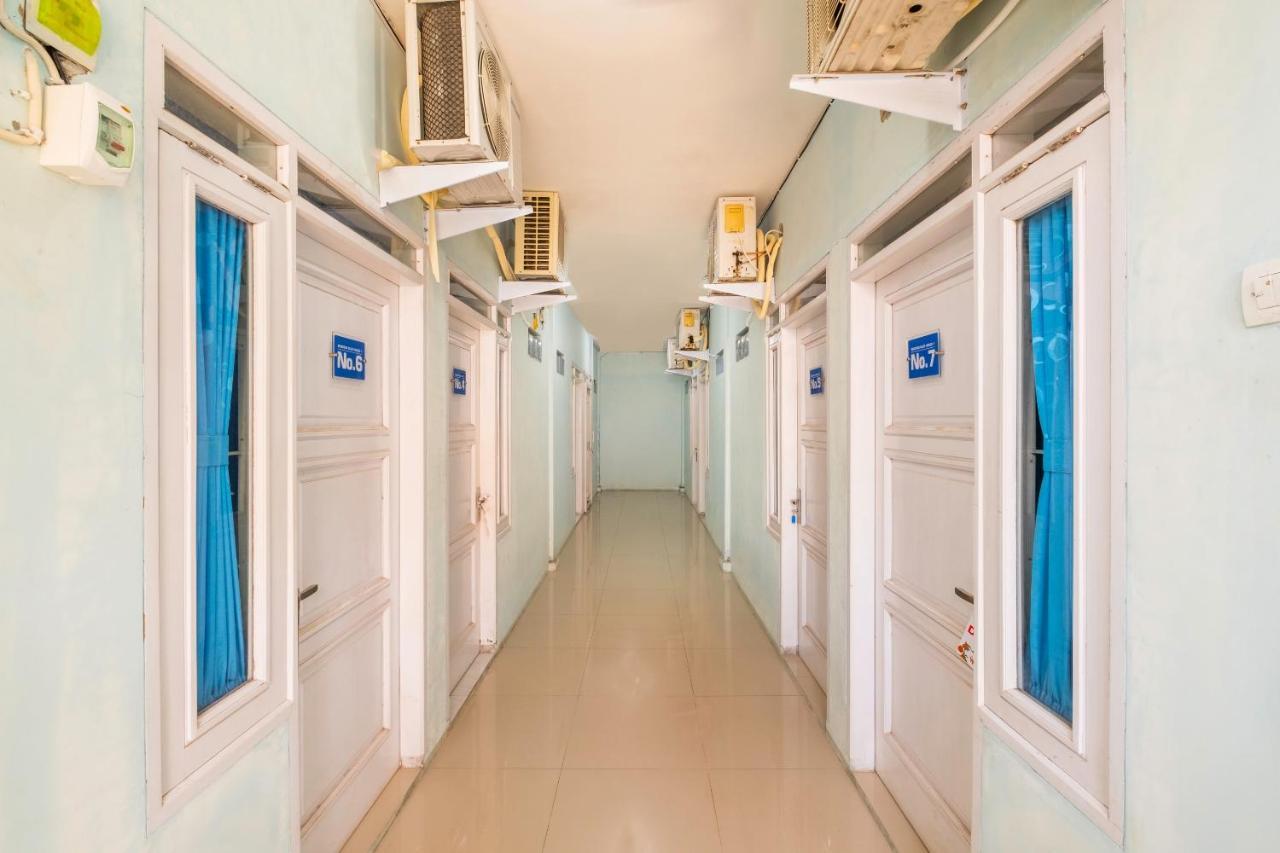 Reddoorz Syariah At Jl Pangeran Hidayatullah Cianjur Otel Dış mekan fotoğraf