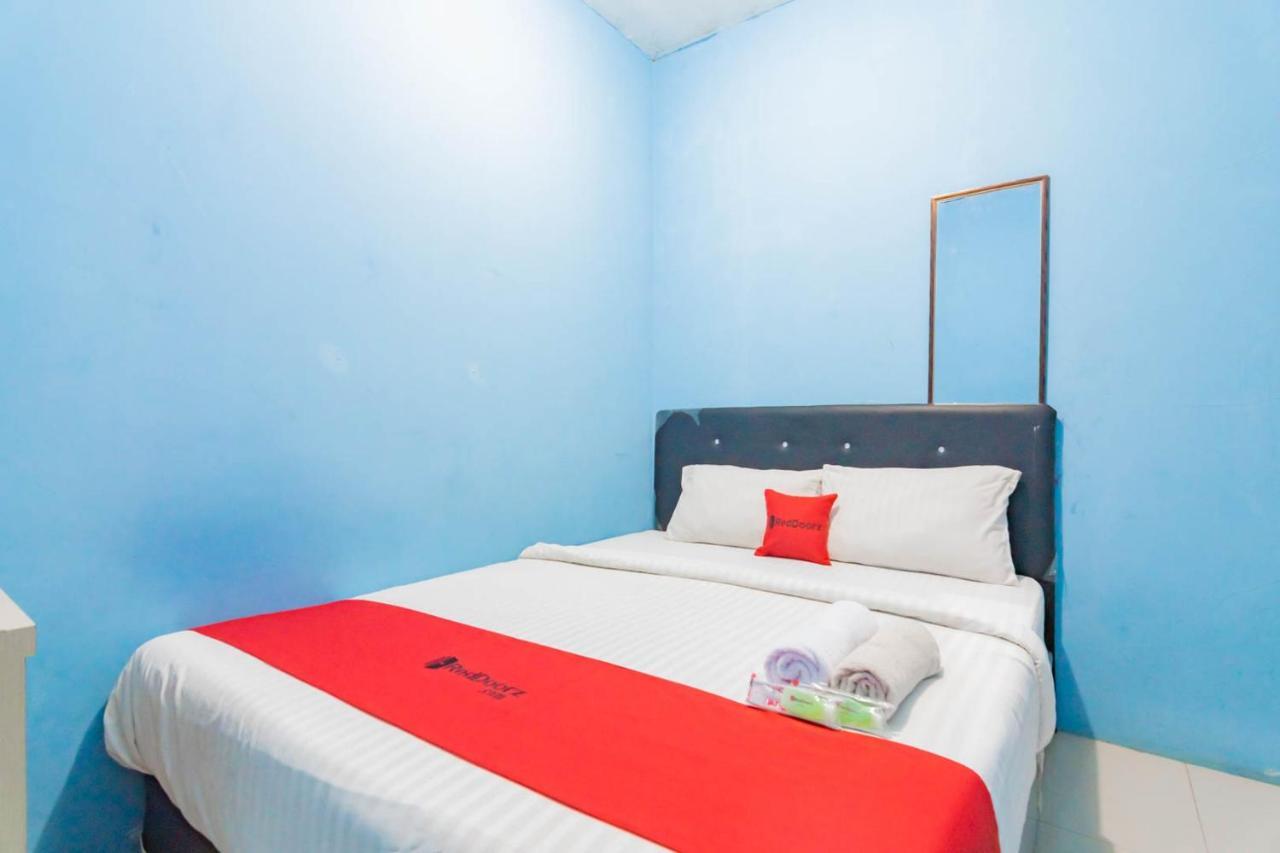 Reddoorz Syariah At Jl Pangeran Hidayatullah Cianjur Otel Dış mekan fotoğraf