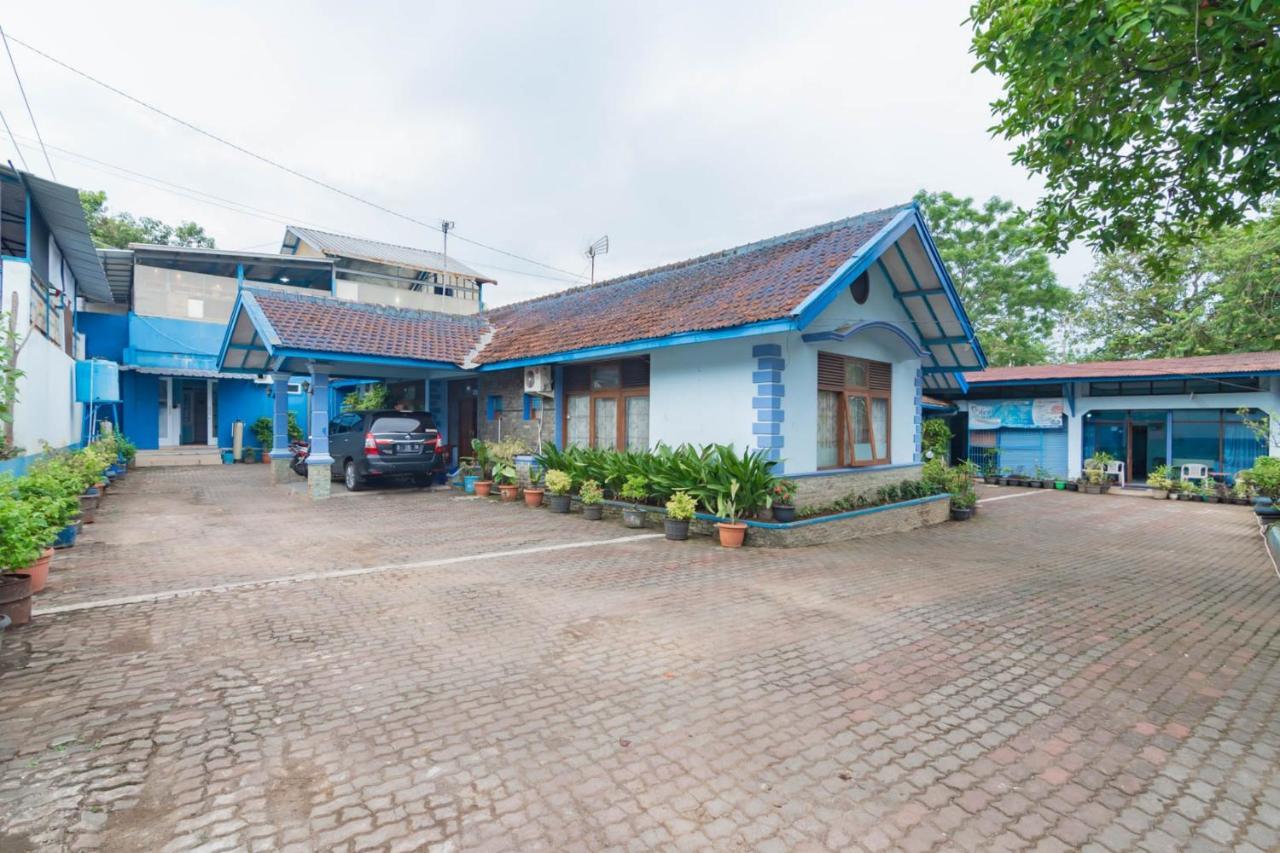 Reddoorz Syariah At Jl Pangeran Hidayatullah Cianjur Otel Dış mekan fotoğraf