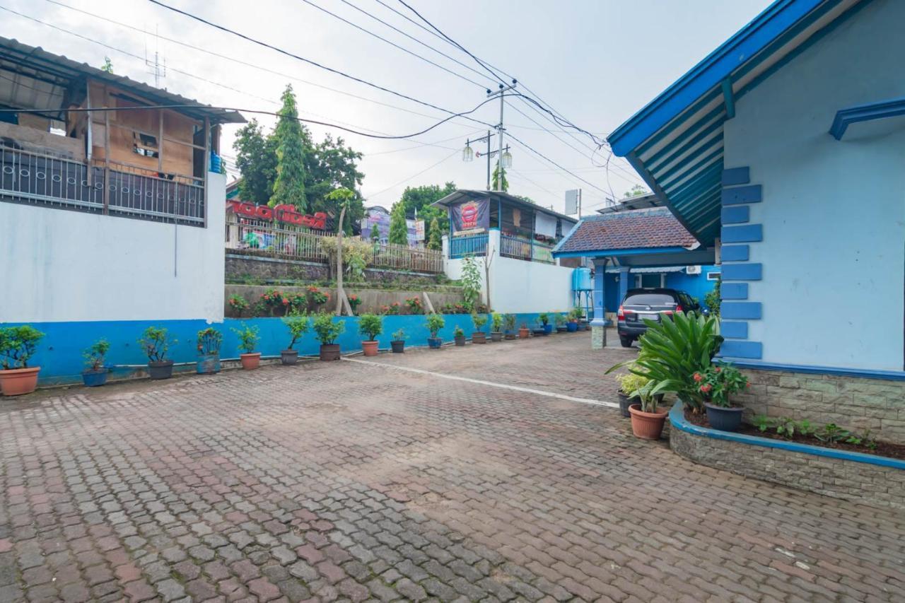 Reddoorz Syariah At Jl Pangeran Hidayatullah Cianjur Otel Dış mekan fotoğraf