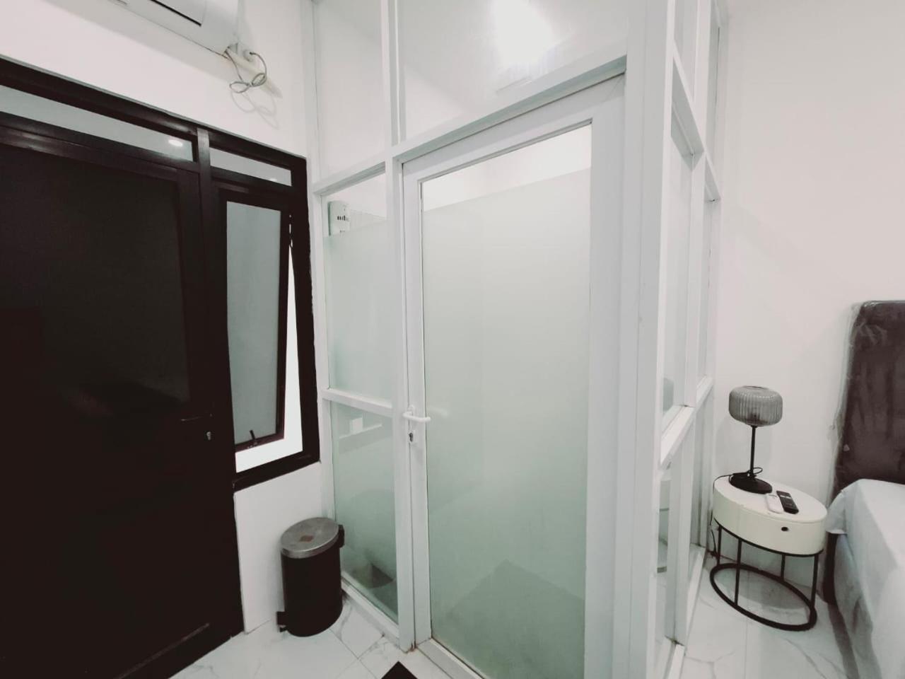 Reddoorz Syariah At Jl Pangeran Hidayatullah Cianjur Otel Dış mekan fotoğraf