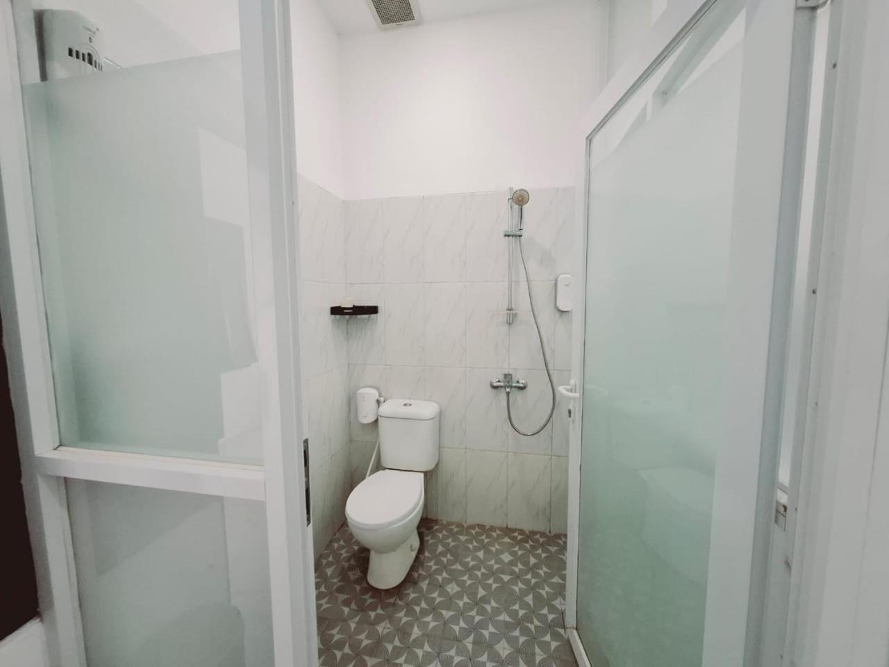 Reddoorz Syariah At Jl Pangeran Hidayatullah Cianjur Otel Dış mekan fotoğraf